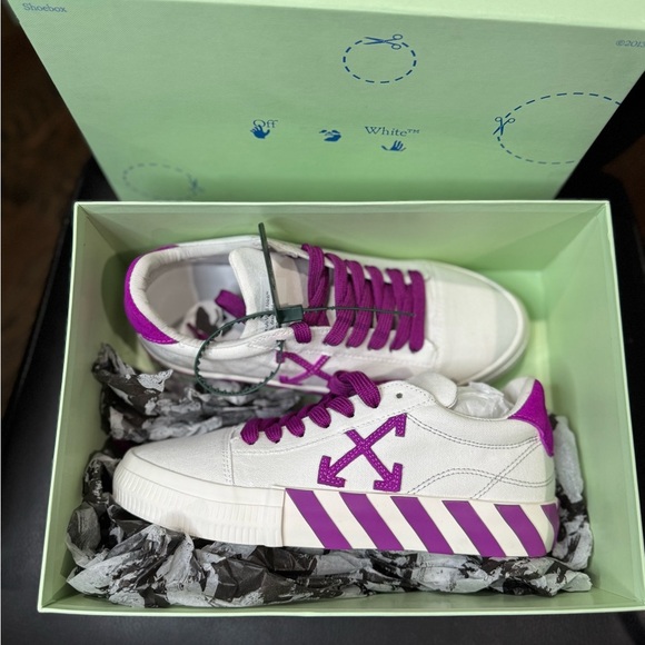 Off-White Red Raspberry Size 39​ - Picture 3 of 4